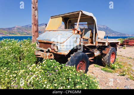 Alte LKW, abgenutzt und rusty Stockfoto