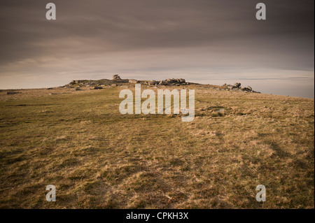 Regnerisch Tor in der Nähe von groben Tor oder Roughtor auf Bodmin Moor, Cornwall Stockfoto