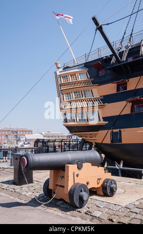 Nelsons Flaggschiff HMS Victory, Portsmouth Historic Dockyard, England, UK. Stockfoto