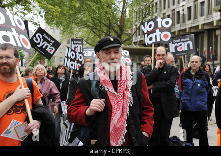 Beenden Sie die Kriegs-Protest außerhalb der US-Botschaft in Grosvenor Square in London auf Samstag, 19. Mai 2012. Stockfoto