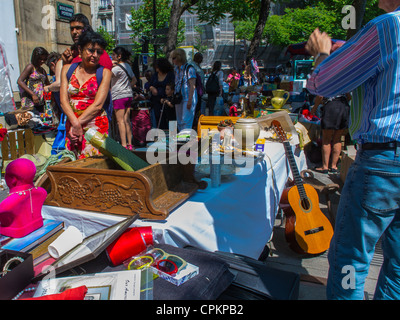 Paris, Frankreich, öffentliche Veranstaltungen, Attic Sale in der Nachbarschaft, Brocante, Vide Grenier, On Street, Brocante Vintage Stockfoto