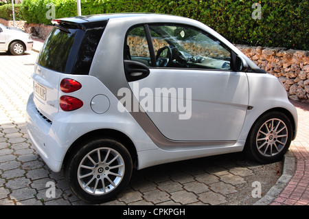 Smart Auto in Cala Santa Galdana, Menorca, Balearen, Spanien Stockfoto