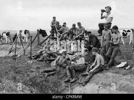 Mitglieder des Reiches Arbeitsmarkt Service [Reichsarbeitsdienst, RAD], 1934 Stockfoto