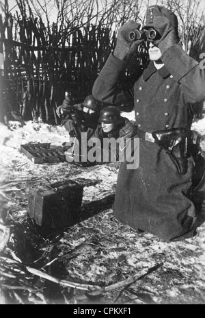 Deutsche Soldaten mit einem Granatwerfer an der Ostfront, 1941 Stockfoto