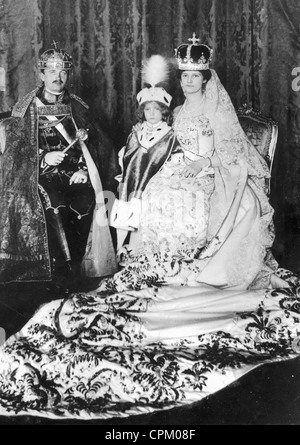 Charles I mit seiner Frau Zita und Kronprinz Otto, 1916 Stockfoto