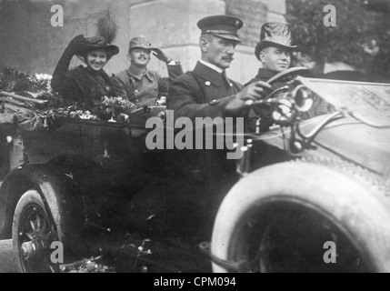 Karl I und Zita im Auto, 1916 Stockfoto