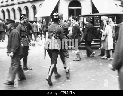 Polizei löst eine Studentendemonstration, 1932 Stockfoto