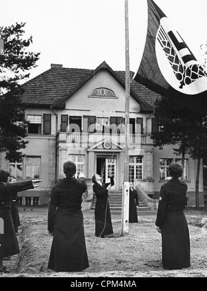 Flagge Zeremonie bei der Frauen Arbeitsdienst, 1939 Stockfoto