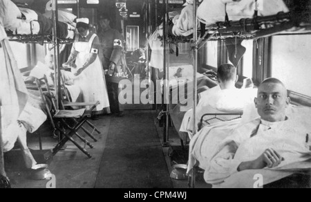 Deutschen Krankenwagen Zug an der Ostfront, 1918 Stockfoto