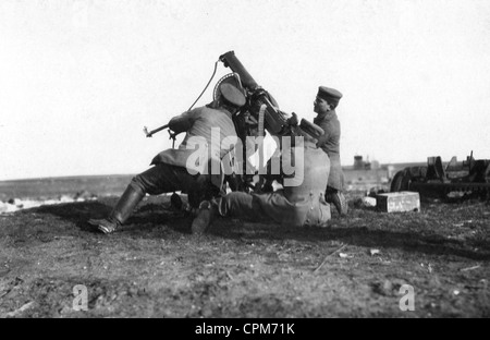 Deutsche Soldaten während der Luftverteidigung, 1915 Stockfoto