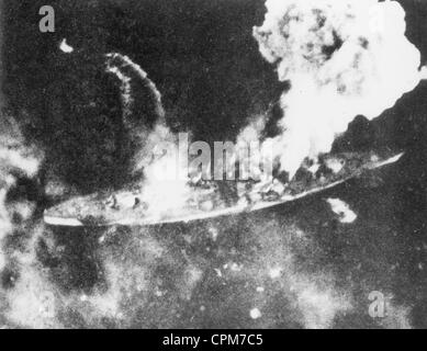 Britische Luftangriffe auf das deutsche Schlachtschiff "Tirpitz", 1944 Stockfoto