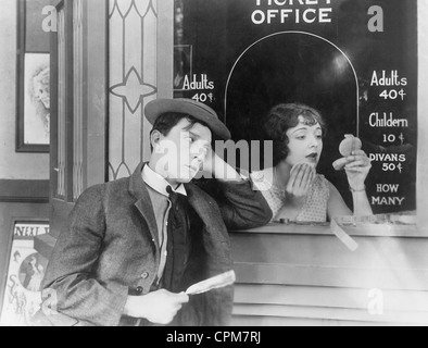 Buster Keaton (links) in "Sherlock Junior", 1924 Stockfoto