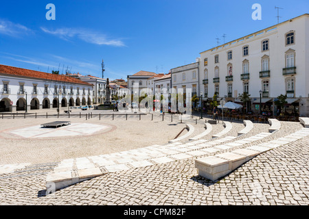 Praca da Republica im Zentrum der Altstadt, Tavira, Algarve, Portugal Stockfoto