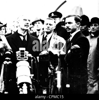 Arthur Neville Chamberlain verspricht "Frieden für unsere Zeit" in London, 1938 Stockfoto