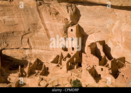 Quadratischer Wohnturm ist das höchste Bauwerk in Mesa Verde. Mesa Verde NP, Colorado. Stockfoto