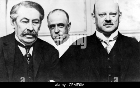 Französische Außenminister Aristide Briand (links) und deutsche Außen-minister Gustav Stresemann (rechts) auf der Konferenz von Locarno Stockfoto