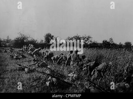 Deutsche Soldaten verschanzen sich an der Westfront 1914 Stockfoto