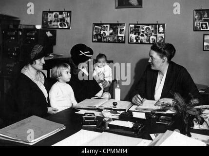 In der Annahme-Büro in Berlin, 1931 Stockfoto