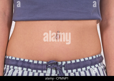 Mädchen Nabel Bauchnabel Stockfotografie - Alamy