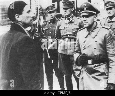 SS-Offiziere während des Aufstands im Warschauer Ghetto, 1944 Stockfoto