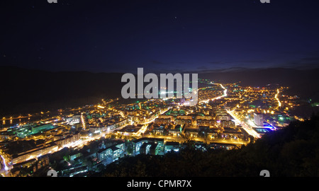 Stadt Nachtszene, Ansicht, Piatra Neamt in Rumänien Stockfoto