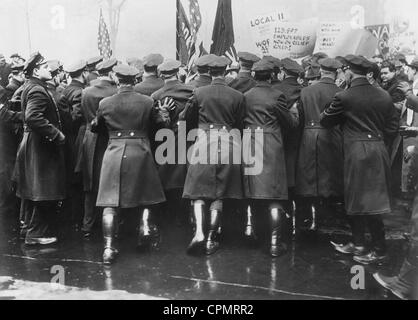 Polizei-Beschäftigung während einer Demonstration von Arbeitslosen in New York, 1936 Stockfoto