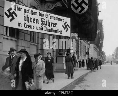 Eisenbahner Grüßen "ihren Führer", 1938 Stockfoto