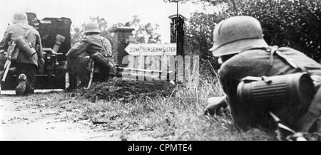 Deutsche Soldaten kämpfen in Ostpreußen, 1944 Stockfoto