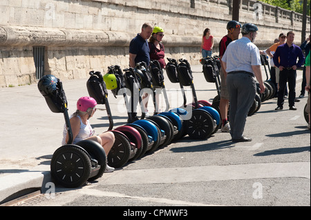 Paris, Frankreich - Touristen auf Segway Stockfoto