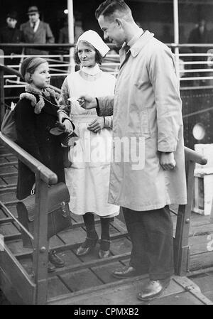 Jüdische Flüchtlingskind nach der Ankunft in Harwich, 1938 Stockfoto