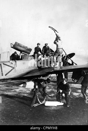 Ein Jagdflugzeug ist vorbereitet für einen Vorgang, 1944 Stockfoto