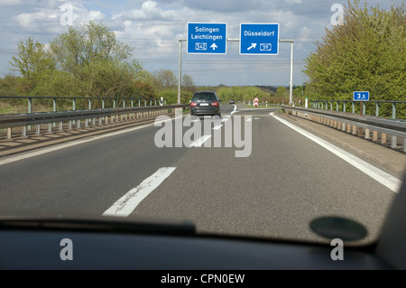 Deutsche Autobahn-Ausfahrt Stockfoto