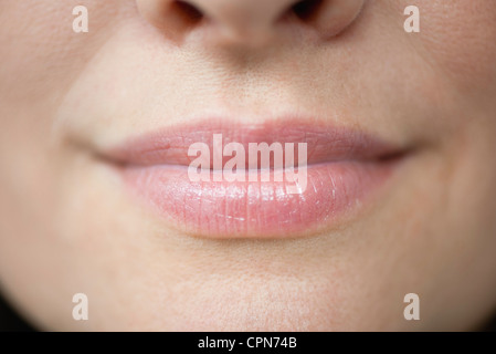 Nahaufnahme eines Weibes Lippen, beschnitten Stockfoto