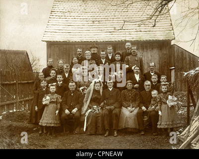 Personen, Hochzeit, Landhochzeit, Gruppenbild, Senftenberg, Niederlausitz, Brandenburg, Deutschland, um 1913, Zusatz-Rechteklärung-nicht vorhanden Stockfoto