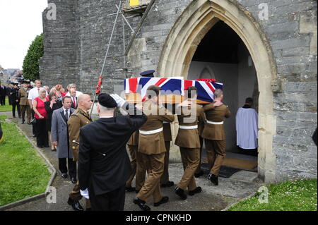 Die Trauerfeier für L/Cpl Lee Davies wurde um 1130 Uhr auf Dienstag, 29. Mai 2012 an Str. Marys Kirche, Church Street, Cardigan (SA43 1EG) gefolgt von Feuerbestattung am Parc Gwyn Crematorium, Narberth (SA67 8UD) L? CPL Davies war KIA in Afghanistan, KIA aus Handfeuerwaffen auf Samstag, 12. Mai 2012 Stockfoto