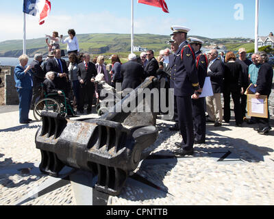 Kallow Point, Port St. Mary, Isle of man. 29. Mai 2012.  Eine Gedenkstätte widmet sich Isle Of Man Steam Packet Arbeiter, die ihr Leben in Dünkirchen verloren. Der Anker der Steampacket Schiff Monas Queen III, die sich an der Rettung beteiligt haben, wuchs aus dem Meeresboden aus Dünkirchen, das Denkmal zu bilden. Stockfoto