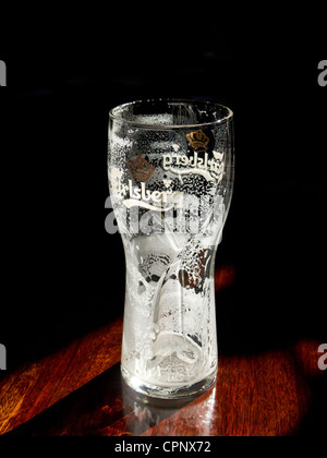 Leeres Bierglas - Carlsberg Lager Pint Glas Stockfoto