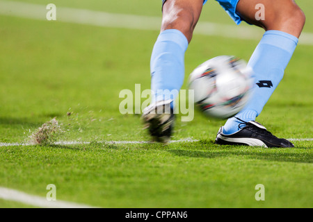 Costa Rica Torwart Esteban Alvarado kickt den Ball während einer FIFA U-20 World Cup Runde 16 Spiel gegen Ägypten. Stockfoto