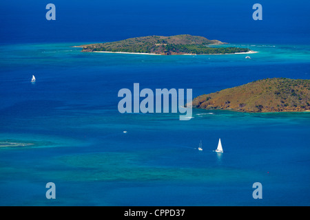 Virgin Gorda, Britische Jungferninseln, Karibik: Erhöhten Blick auf die türkisfarbene North Sound und Leverick Bay von Fanny hill Stockfoto