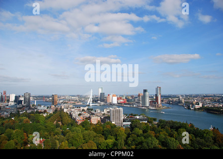 Blick auf Rotterdam vom oberen Rand der Euromast, Niederlande, Europa Stockfoto