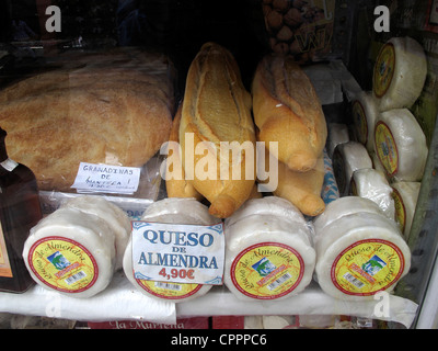Spanien Andalusien Granada Lebensmittelgeschäft Schaufenster Stockfoto