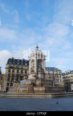 Saint Sulpice-Brunnen auf dem Platz vor der berühmten Kirche, Paris, Frankreich Stockfoto