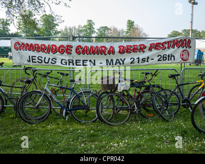 Cambridge Camra Bier Festival Schild und Banner auf Jesus Green Cambridge 2012 Stockfoto