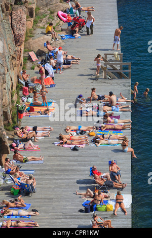 Sonnenbaden am FKK-Strand Mädchen Stockfoto, Bild: 26259965 - Alamy