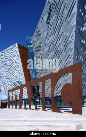 Eingang zum Titanic Belfast Signatur Projekt Stockfoto