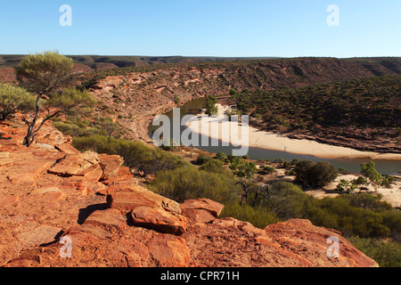 Der Murchison River fließt durch den Kalbarri National Park in Westaustralien. Stockfoto