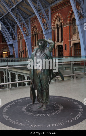 Statue von Sir John Betjeman, internationale Bahnhof St Pancras Stockfoto