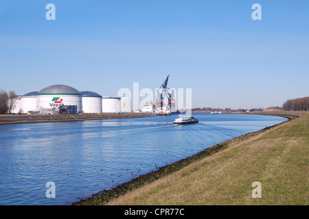 Vopak Tanklägern für die Lagerung von Petrochemie und Kraftstoffe, Europoort, Rotterdam, Niederlande Stockfoto