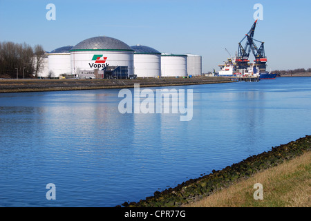 Vopak Tanklägern für die Lagerung von Petrochemie und Kraftstoffe, Europoort, Rotterdam, Niederlande Stockfoto