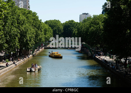Paris, Frankreich - Canal Saint Martin, im 11. Arrondissement. Stockfoto